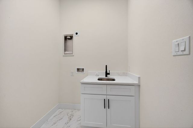 2701 S Jones Street, Fort Worth, TX 76104