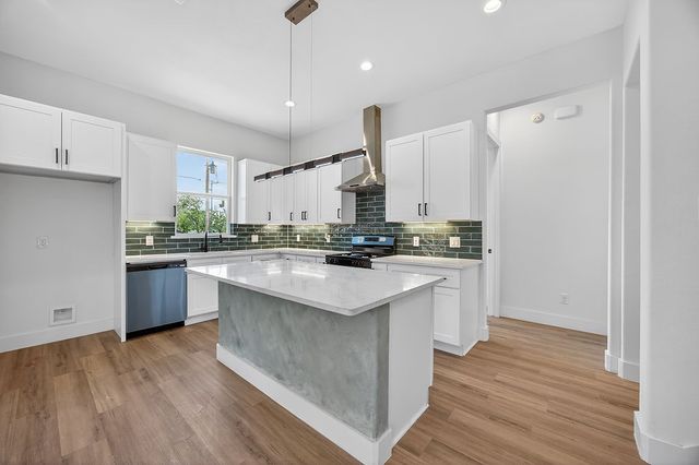 2701 S Jones Street, Fort Worth, TX 76104