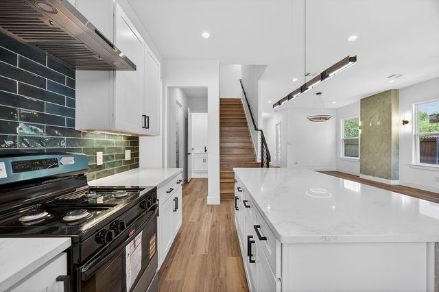 2701 S Jones Street, Fort Worth, TX 76104