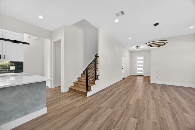 2701 S Jones Street, Fort Worth, TX 76104