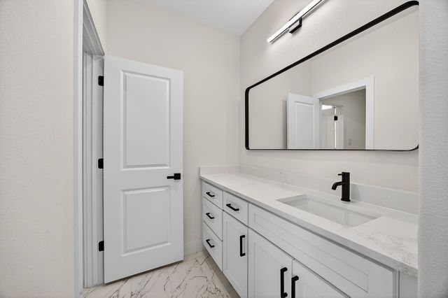 2701 S Jones Street, Fort Worth, TX 76104