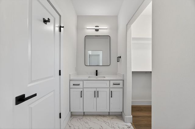 2701 S Jones Street, Fort Worth, TX 76104