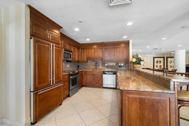 5080 N Ocean Drive 6b, Singer Island, FL 33404