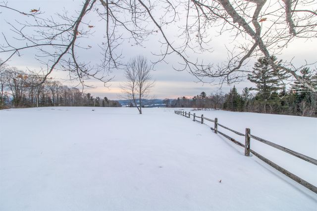 586 Old Coach Road, Lyndon, VT 05851