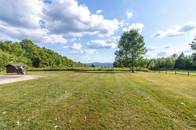 586 Old Coach Road, Lyndon, VT 05851