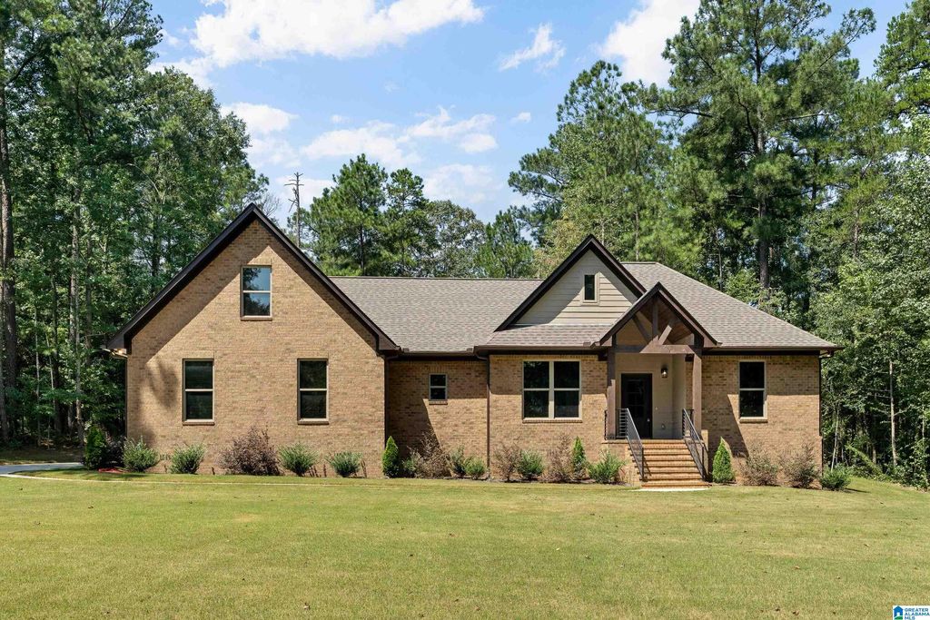435 EAGLE POINTE DRIVE, Pell City, AL 35128