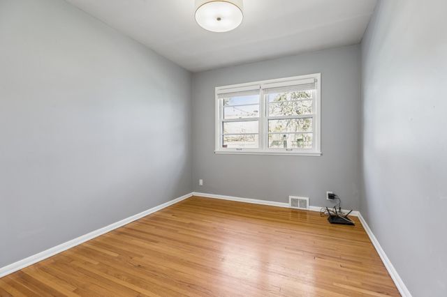 2700 Quail Avenue N, Golden Valley, MN 55422