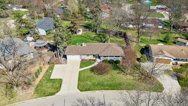 2700 Quail Avenue N, Golden Valley, MN 55422