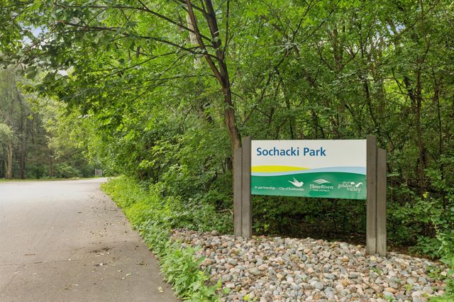 2700 Quail Avenue N, Golden Valley, MN 55422