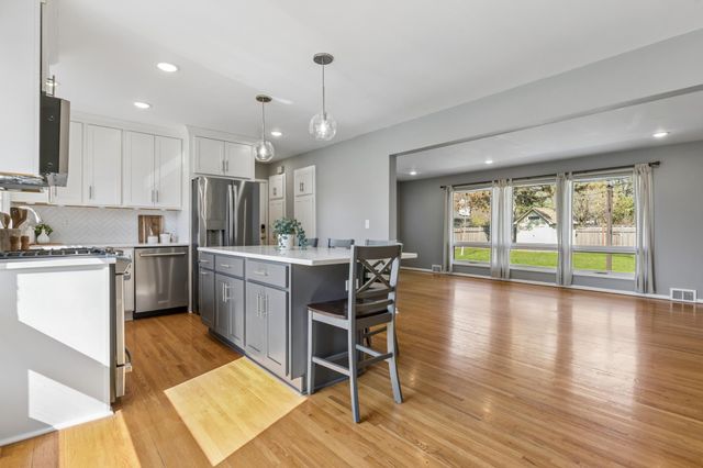 2700 Quail Avenue N, Golden Valley, MN 55422