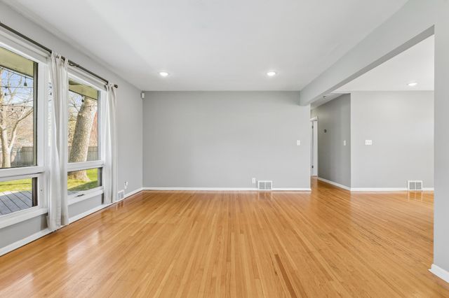 2700 Quail Avenue N, Golden Valley, MN 55422