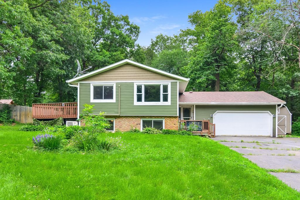 7952 Braddock Avenue NE, Monticello, MN 55362