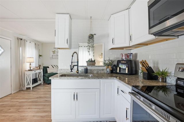 8055 COUNTRY CLUB DRIVE, Brooksville, FL 34613