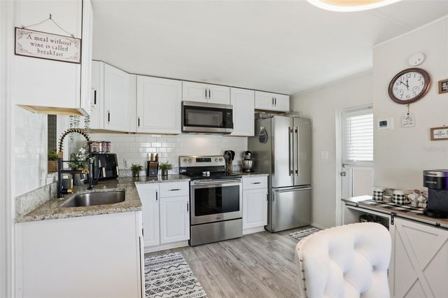 8055 COUNTRY CLUB DRIVE, Brooksville, FL 34613