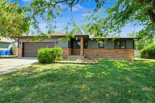 1114 Revere Dr, Salina, KS 67401