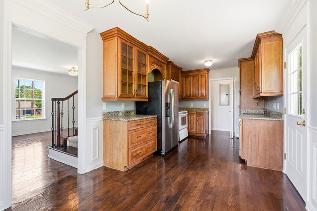 263 Rockland Rd, Hendersonville, TN 37075