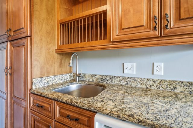 263 Rockland Rd, Hendersonville, TN 37075