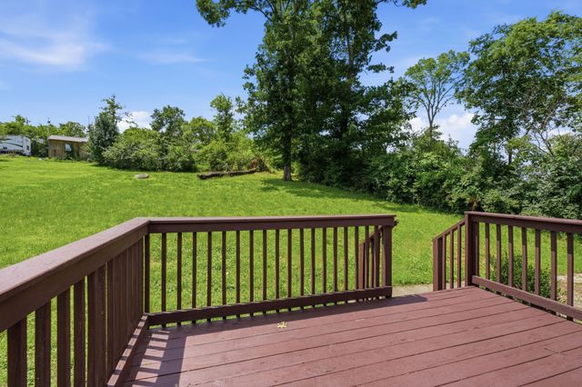 263 Rockland Rd, Hendersonville, TN 37075