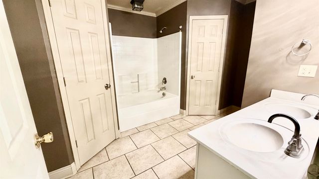 335 Daralyn Drive, Houma, LA 70363