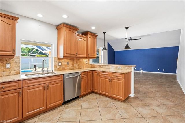1268 Jardin DR, Naples, FL 34104