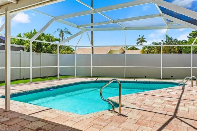 1268 Jardin DR, Naples, FL 34104