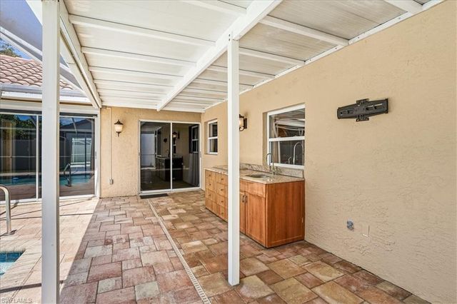 1268 Jardin DR, Naples, FL 34104
