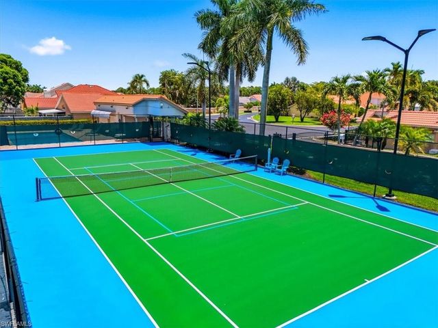 1268 Jardin DR, Naples, FL 34104