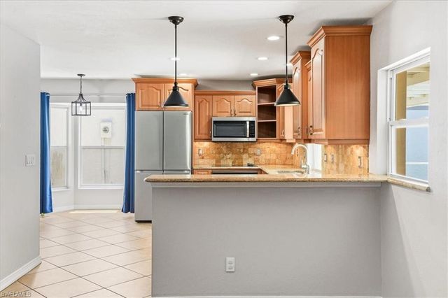 1268 Jardin DR, Naples, FL 34104