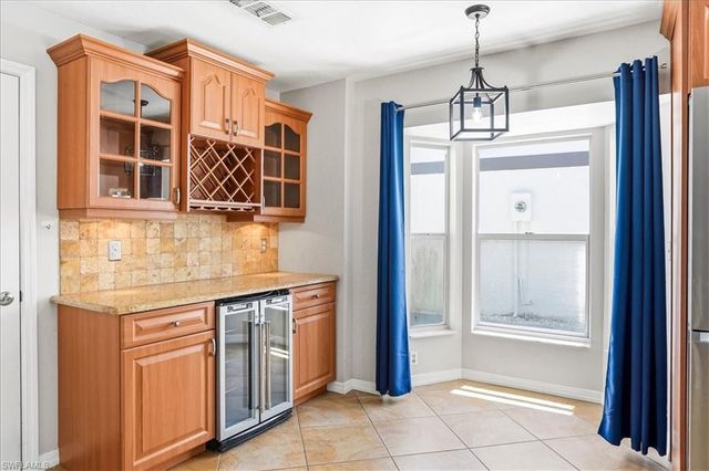 1268 Jardin DR, Naples, FL 34104