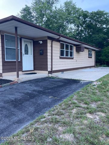 16 Allaire Drive, Toms River, NJ 08753