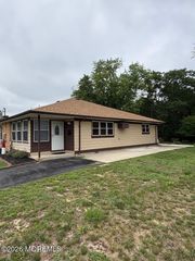 16 Allaire Drive, Toms River, NJ 08753
