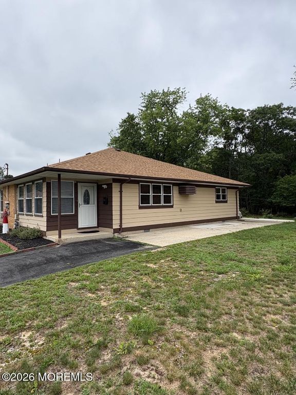 16 Allaire Drive, Toms River, NJ 08753