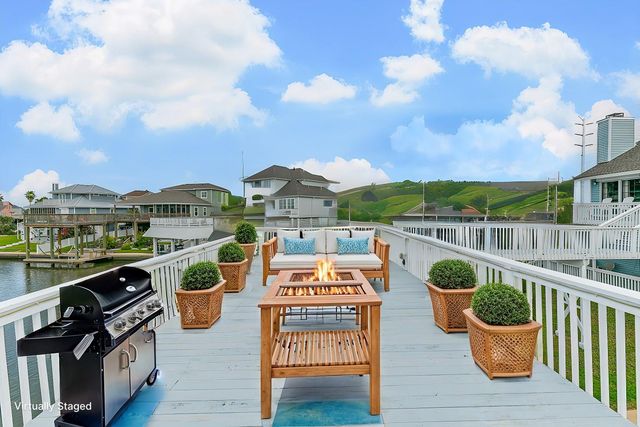 12822 Santiago Circle, Galveston, TX 77554