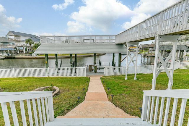 12822 Santiago Circle, Galveston, TX 77554