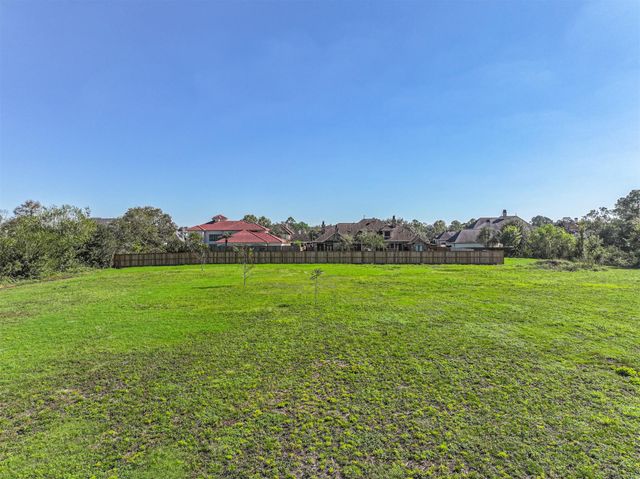 300 W Edgewood Drive, Friendswood, TX 77546