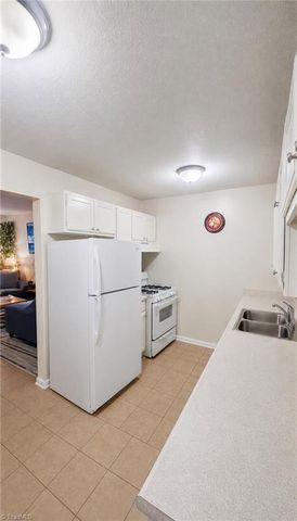 1929 Vantage Point Place J, Greensboro, NC 27407