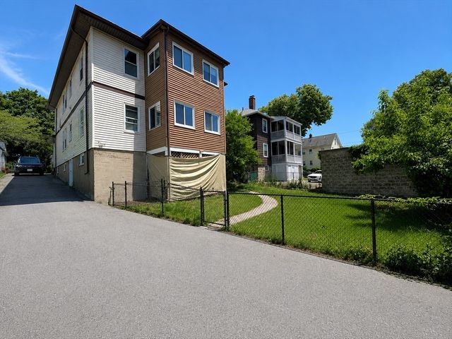 576 Lagrange Street 576, Boston, MA 02132