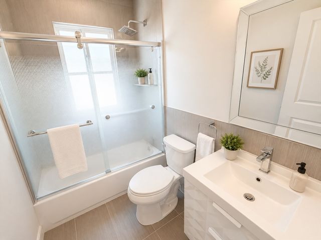 576 Lagrange Street 576, Boston, MA 02132