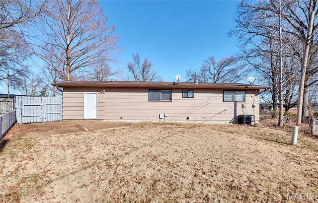1610 Jackson Lane, Florissant, MO 63031