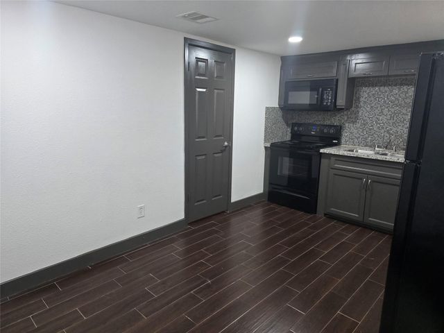 1501 Asbury B, Houston, TX 77007