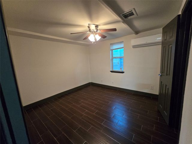 1501 Asbury B, Houston, TX 77007