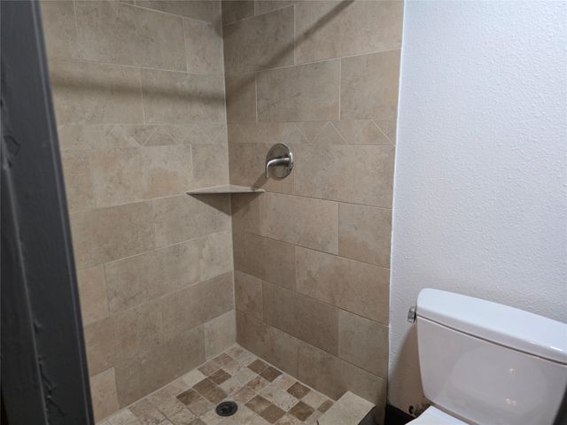 1501 Asbury B, Houston, TX 77007