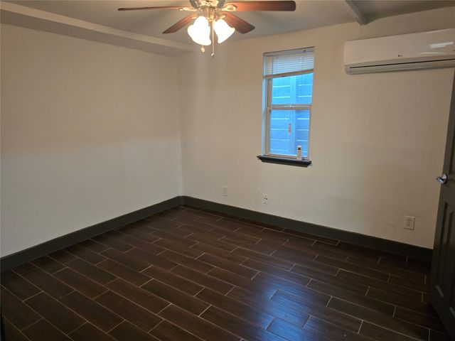 1501 Asbury B, Houston, TX 77007
