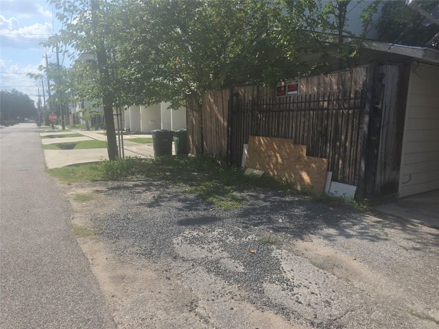 1501 Asbury B, Houston, TX 77007