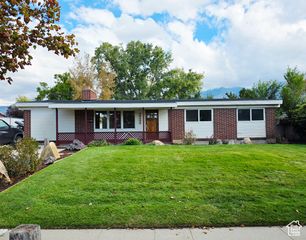 10433 S CARNATION DR, Sandy, UT 84094