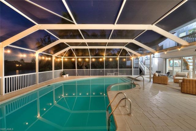 9015 Mockingbird DR, Sanibel, FL 33957