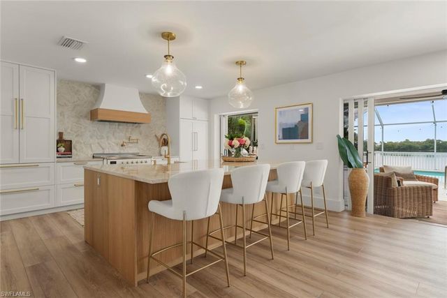9015 Mockingbird DR, Sanibel, FL 33957