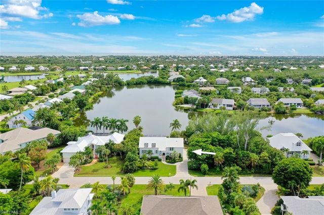 9015 Mockingbird DR, Sanibel, FL 33957