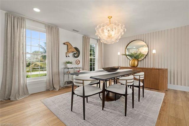 9015 Mockingbird DR, Sanibel, FL 33957