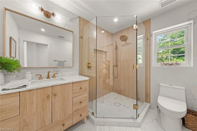 9015 Mockingbird DR, Sanibel, FL 33957
